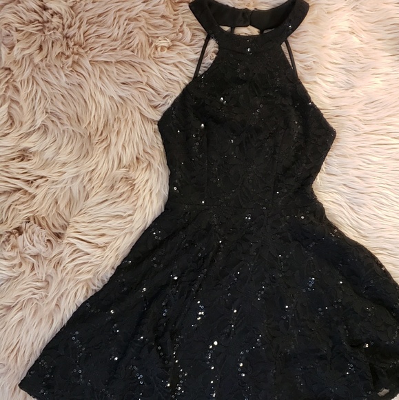 Black dress - Picture 2 of 5